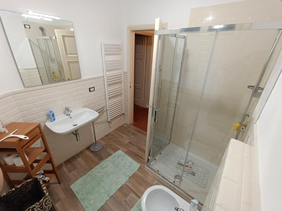 Cozy Apartment Near The City Walls Lucca Exteriör bild